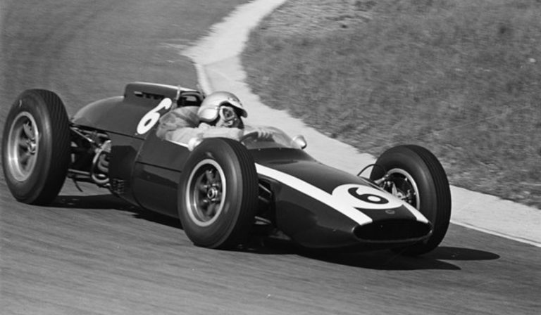 84 éve született Bruce Leslie McLaren autóversenyző