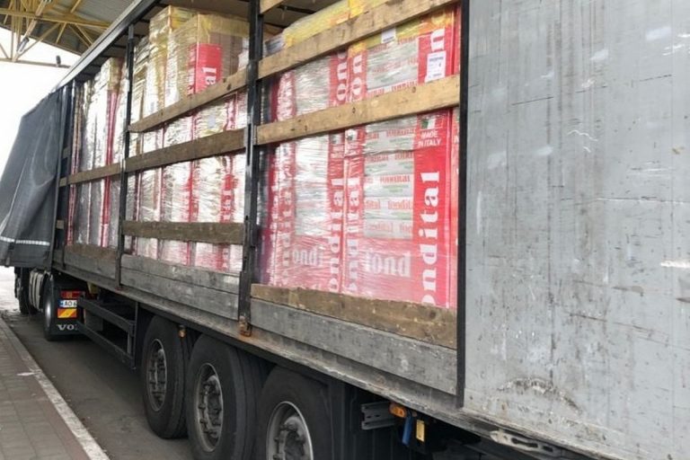 Közel kétmillió hrivnya értékű fűtőtest-szállítmányt foglaltak le a Csap-Záhony határátkelőn