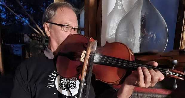 A táncos lábú brácsás – Fekete Antalról a Hajnaliban