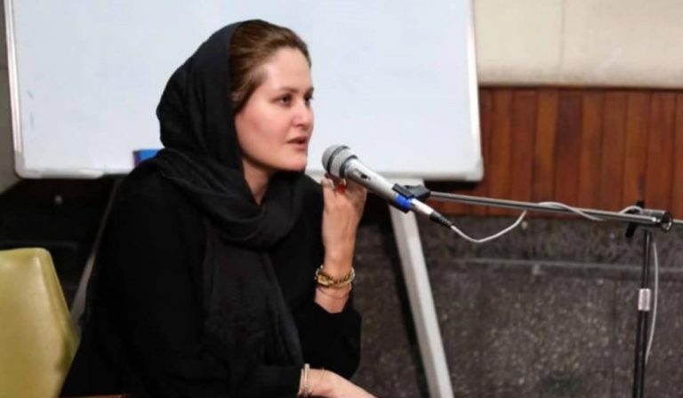 Ukrajna kimenekített Kabulból egy világhírű afgán filmrendezőnőt