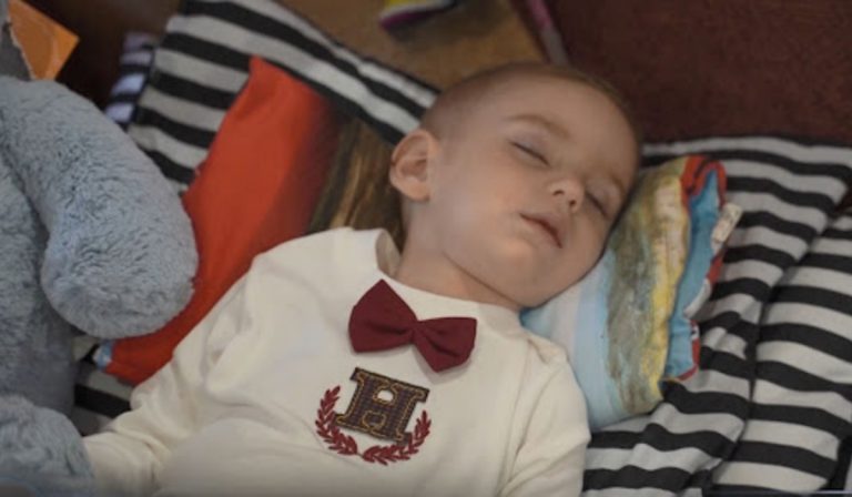 Minden segítség számít a súlyos betegségben szenvedő tiszaújlaki kisfiúnak