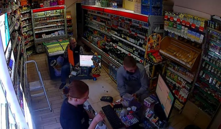 Adománygyűjtő dobozt lopott egy tinédzser Ungváron