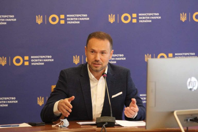 Skarlet: nem kötelezhetik oltásra a pedagógusokat