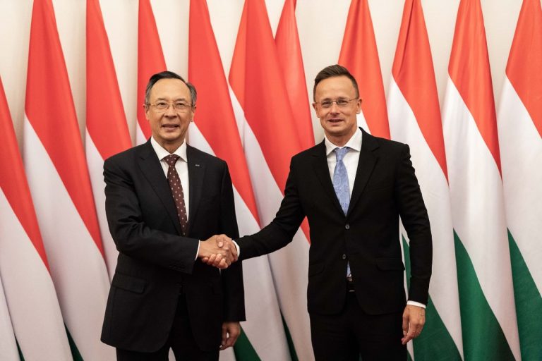 Szijjártó: elvárjuk, hogy Ukrajna biztosítsa a magyar nemzeti közösség jogait