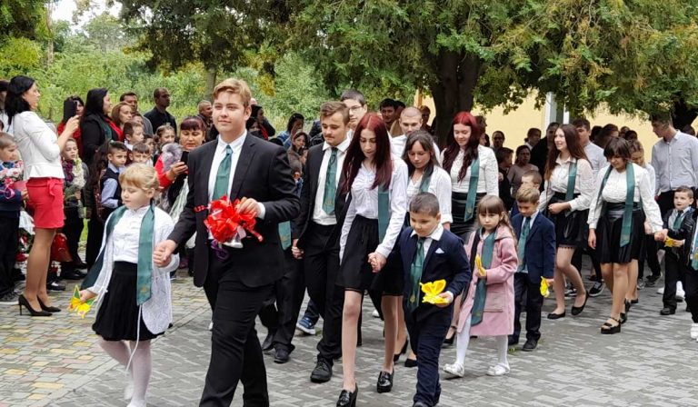 Tanévnyitó a Kaszonyi Arany János Líceumban