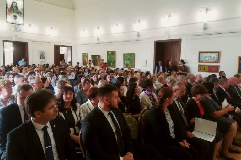 Ünnepélyesen is megnyitotta az új tanévet a KMPSZ