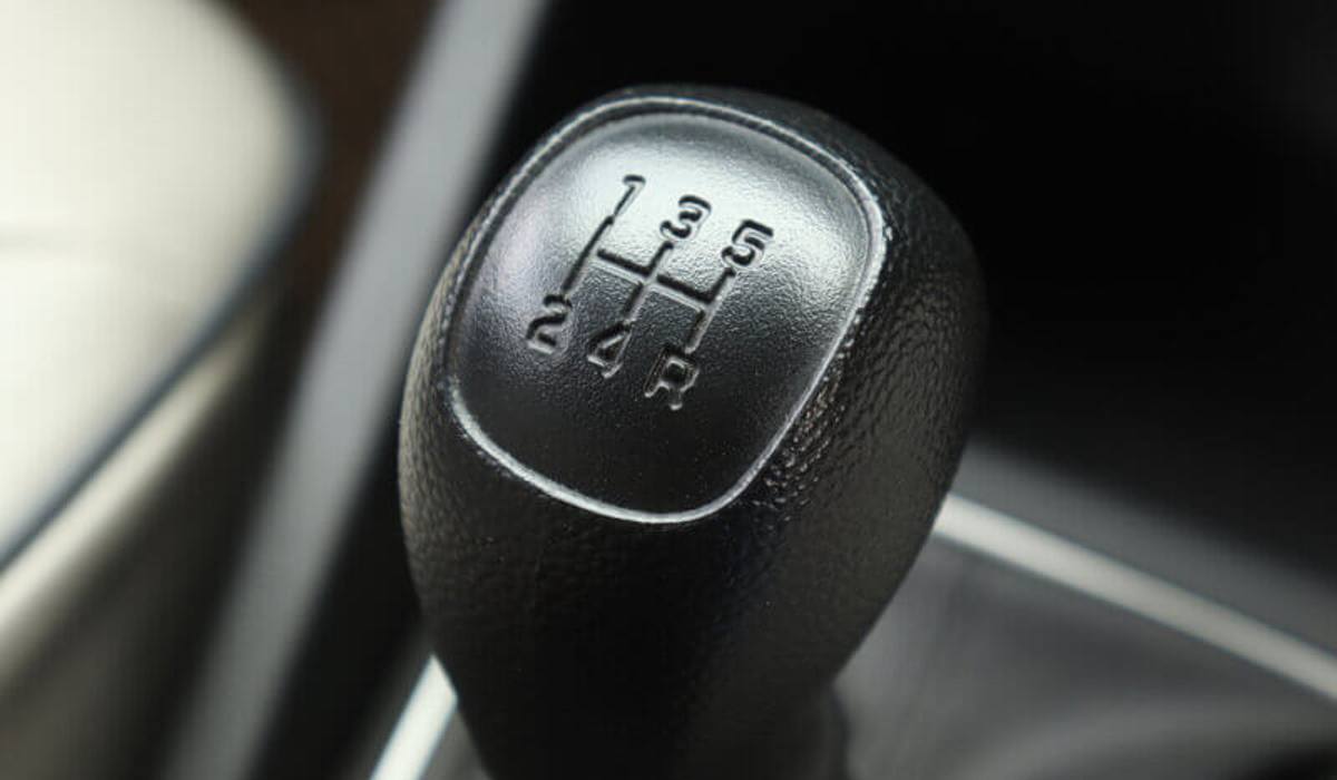 Manuális sebességváltó. Illusztráció.