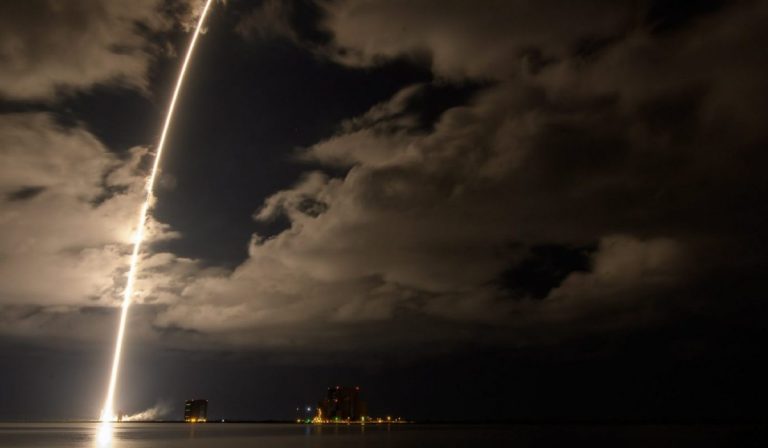 Útnak indult Lucy a Jupiter felé