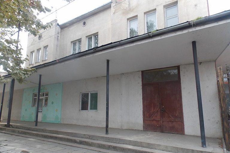 Elárverezték az egykori mozi épületét Beregszászban