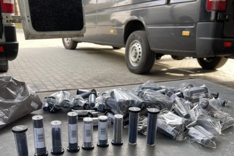 Fegyveralkatrészeket próbált Ukrajnába csempészni egy férfi a Tisza határátkelőn