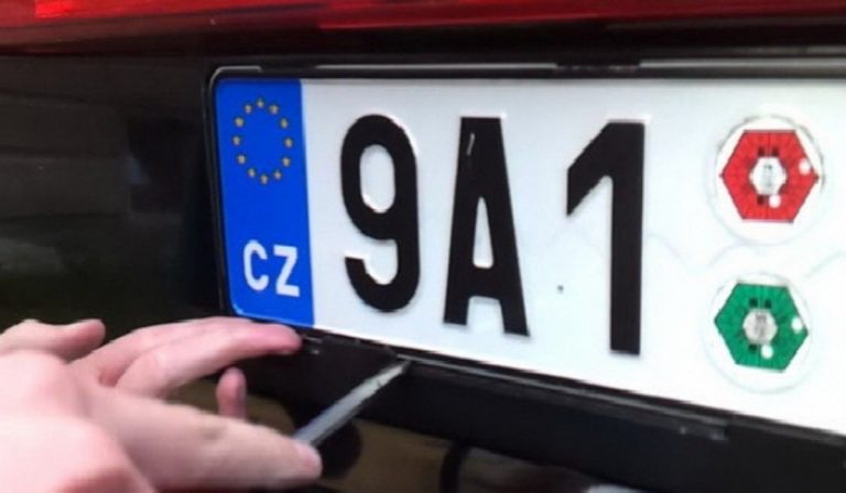 Idén csaknem félezer bírságot szabtak ki a külföldi járművek után Kárpátalján