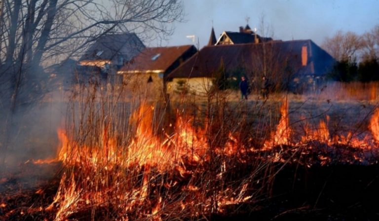 Akár 21 ezer hrivnya bírság is járhat az avarégetésért Ukrajnában