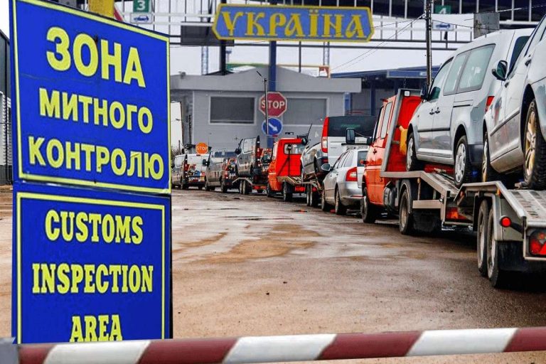 Rekordszámú külföldi rendszámú autót hoztak be idén Ukrajnába