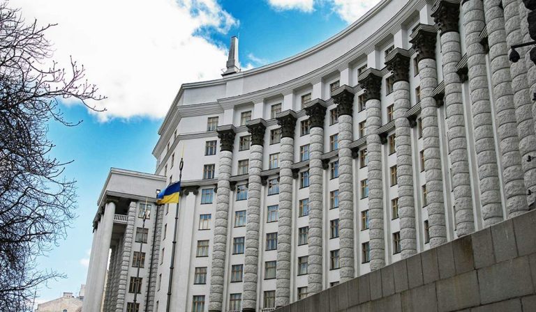 Egyszerre nyújtotta be lemondását két ukrán miniszter