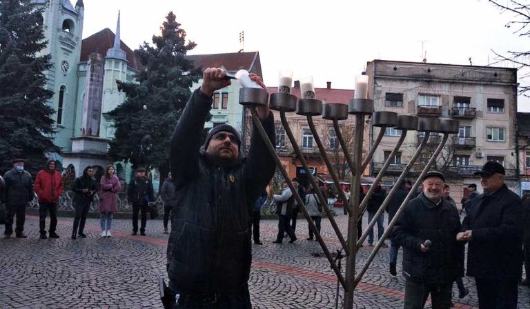 Hanuka: a harmadik gyertyát gyújtotta meg a munkácsi zsidóság