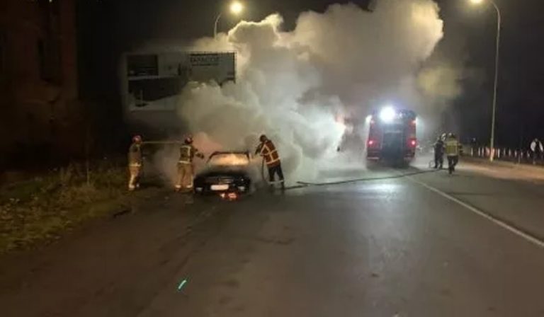 Menet közben gyulladt ki egy autó Ungváron