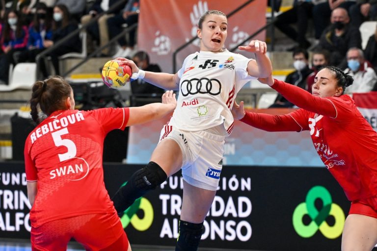 Női kézilabda-vb: hatgólos magyar győzelem Szlovákia ellen