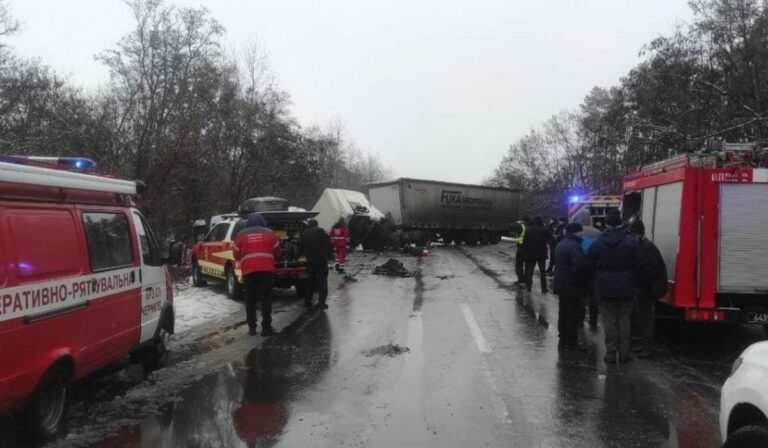 Tizenegyen vesztették életüket egy balesetben Csernyihiv megyében
