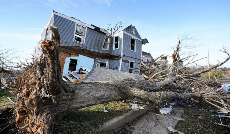 Tovább nőtt az Egyesült Államokban pusztító tornádók áldozatainak száma
