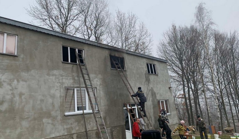 Kigyulladt egy ház Alsóapsán