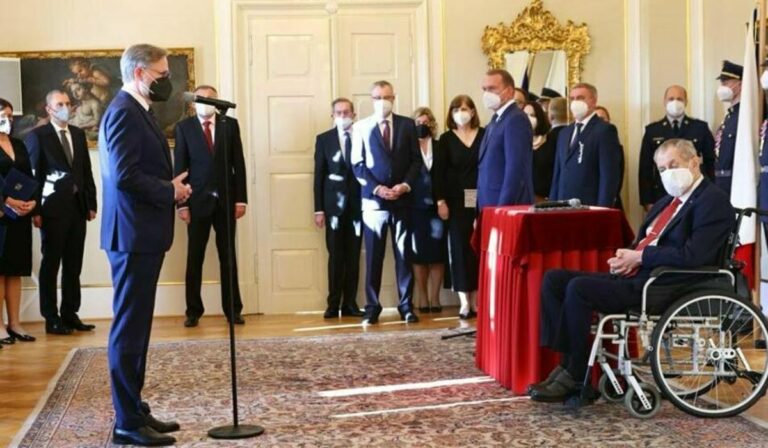 Kinevezték az új cseh kormányt