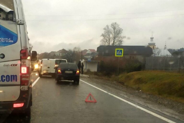 Két autó ütközött Felsőkerepecen
