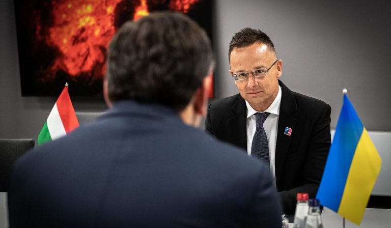 Szijjártó: bízunk abban, 2022 jobb év lesz a magyar-ukrán kapcsolatok szempontjából!