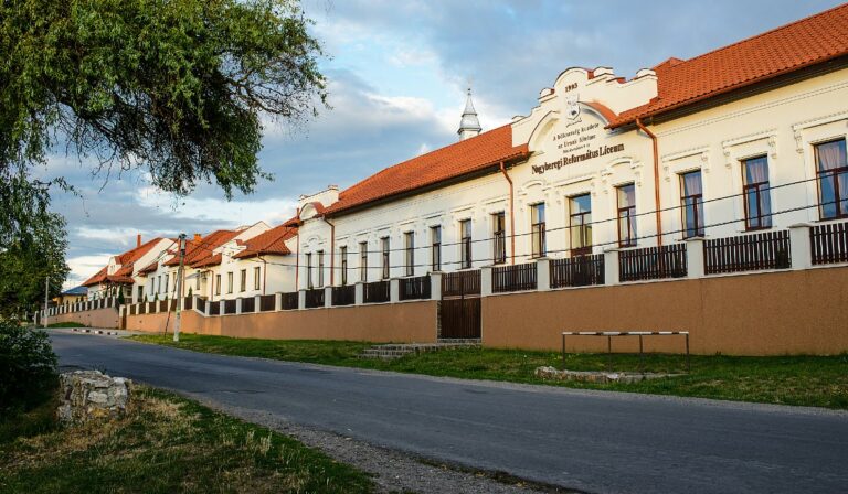 Felvételi hirdetmény – Nagyberegi Református Líceum