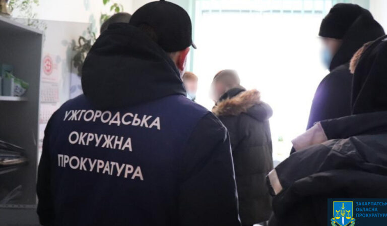 Hamis oltási igazolványokat árusítottak Csapon
