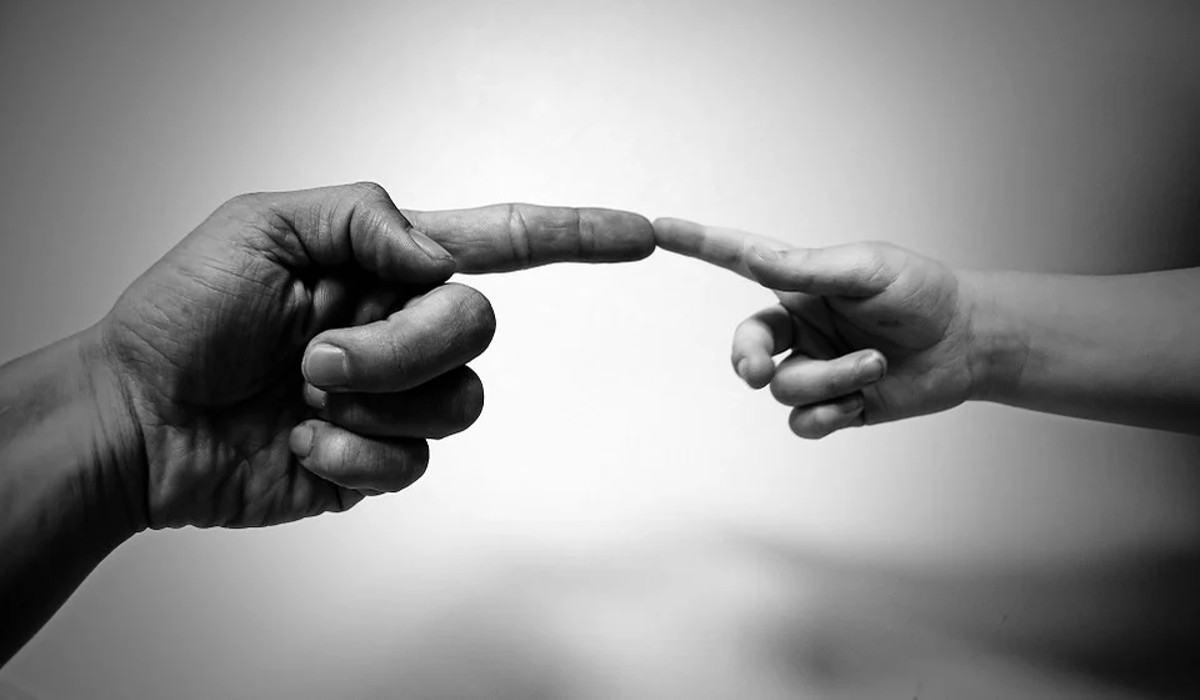 kezek idős fiatal gyerek felnőtt