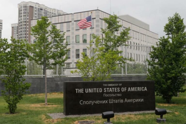 Polgári infrastruktúra elleni támadásokra figyelmeztet a kijevi amerikai nagykövetség