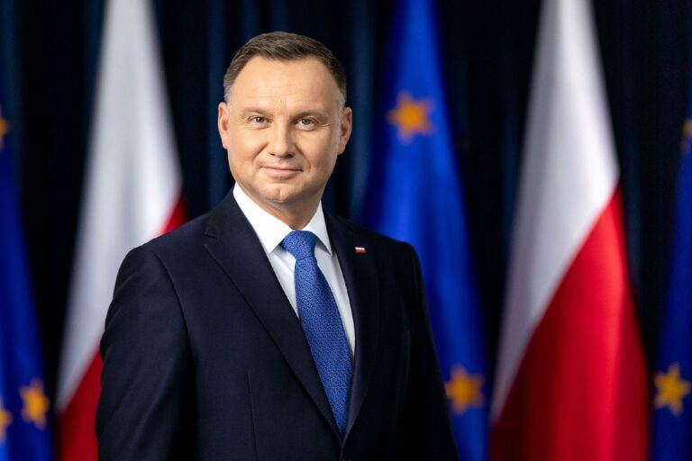 Duda: szükséges a NATO keleti szárnyának további erősítése