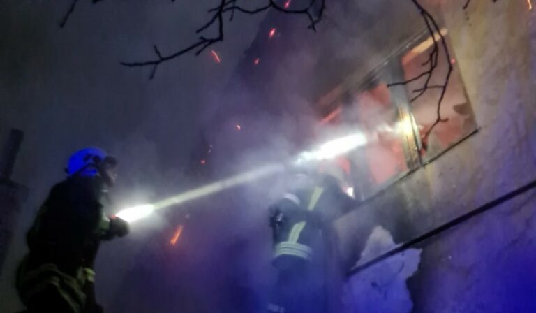 Tűz ütött ki egy családi házban Munkácson