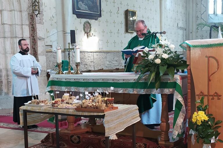 Almaszentelés és Balázs-áldás a beregszászi római katolikus templomban