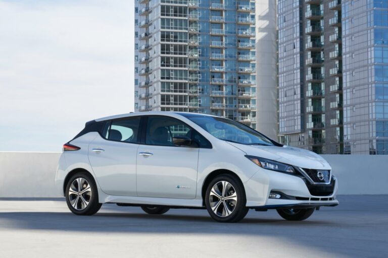 A Nissan leállítja termelését Oroszországban