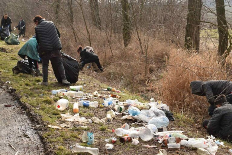 Szemétszedési akciót szerveztek a Tiszapéterfalvi kistérségben