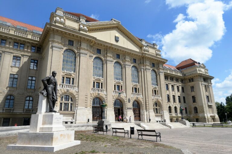 A Debreceni Egyetem kollégiumi helyeket biztosít a Kárpátaljáról érkezőknek