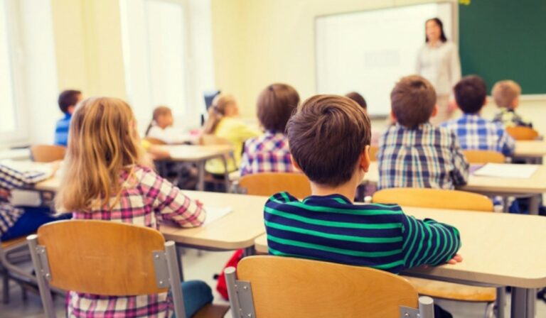 Az ukrán gyerekek 8%-a esett ki az oktatási-nevelési folyamatból