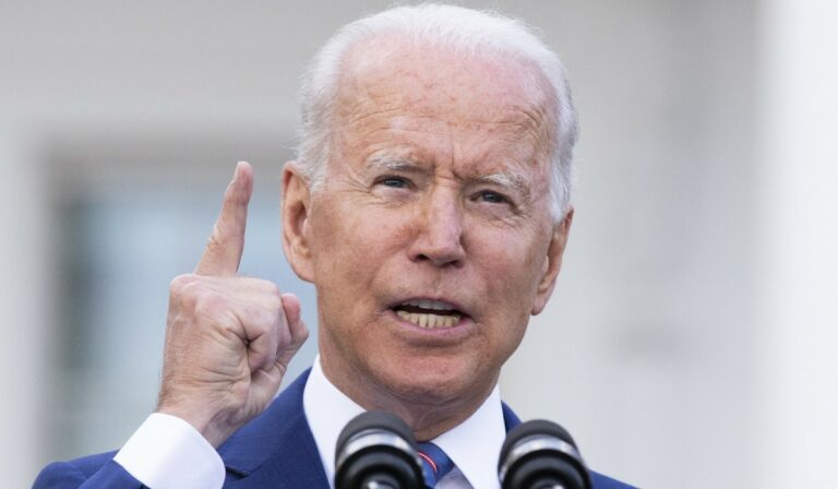 Biden: lezárjuk az amerikai légteret minden orosz járat előtt