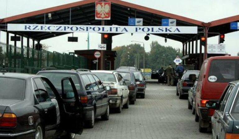 Lengyelország: meghaladta az ötmilliót az Ukrajnából érkezettek száma