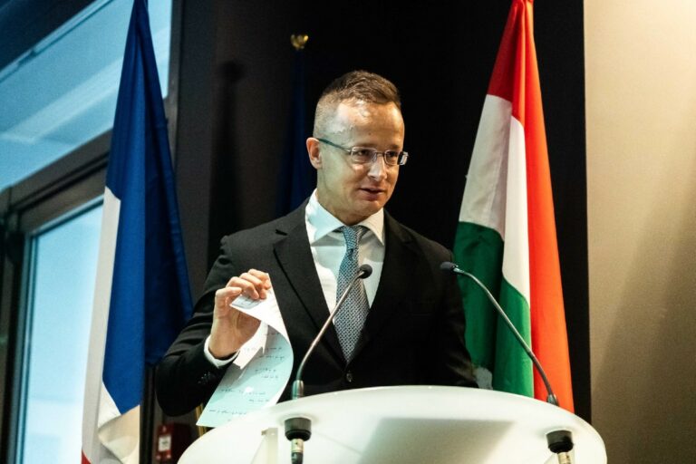 Szijjártó: Magyarország támogatja Ukrajna EU-csatlakozását