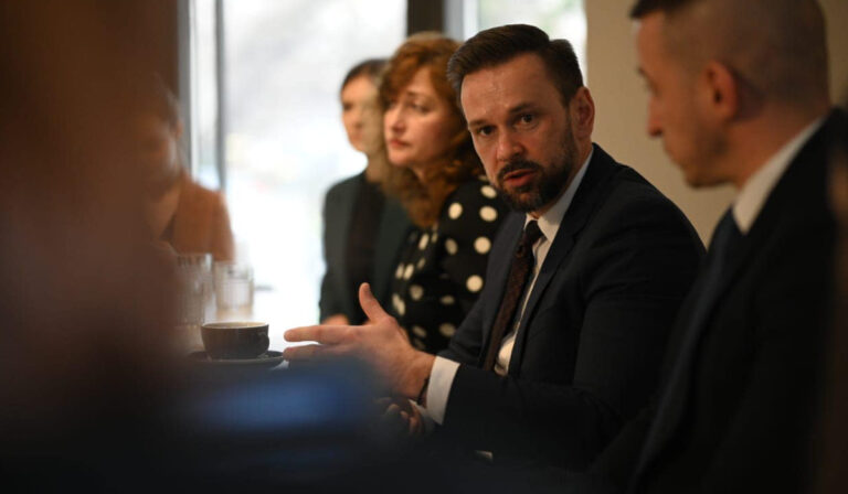 A nyugalom megőrzését kéri Kárpátalja kormányzója