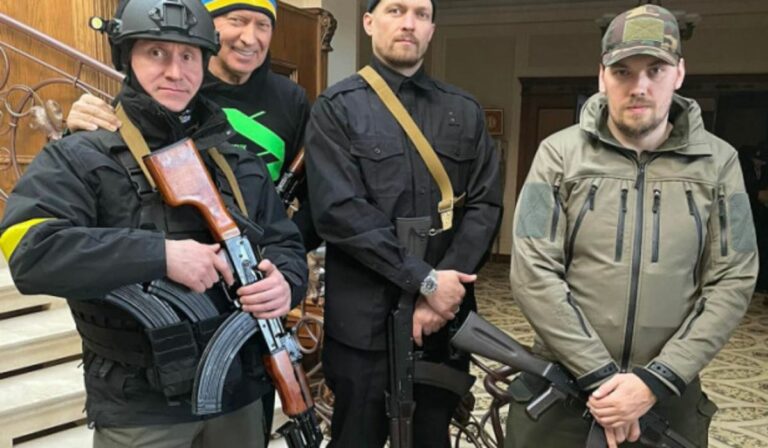 Olekszandr Uszik is beállt az ukrán seregbe