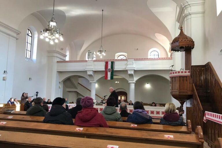 Богослужіння для вимушених переселенців у Берегові