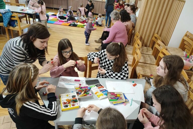 Gyermekfoglalkozások a beregszászi református gyülekezetben