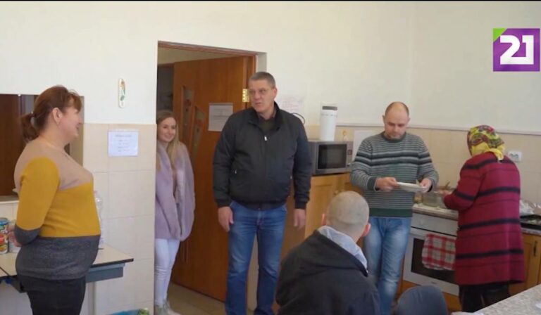 Закарпатці намагаються надати переселенцям усе необхідне