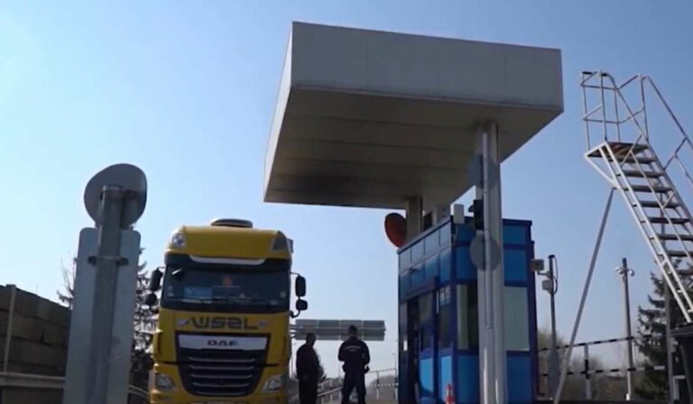 Уряд Угорщини доправив чергові 6 вантажівок гуманітарної допомоги в Україну