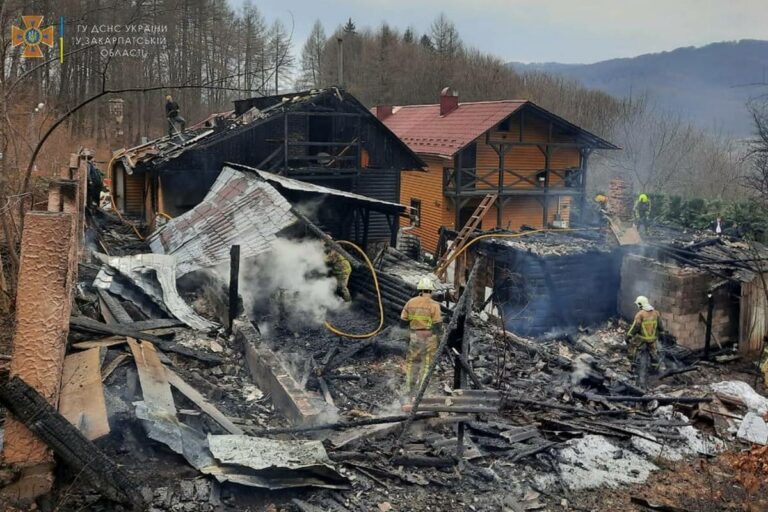 Leégett egy ház és egy melléképület a Rahói járásban