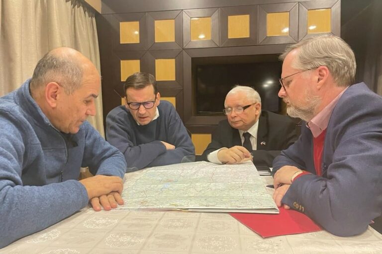 Megérkezett Kijevbe a lengyel, a cseh és a szlovén kormányfő