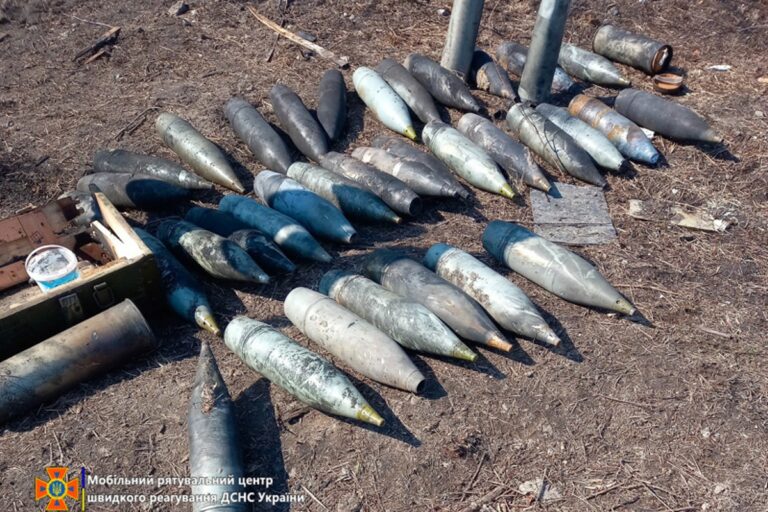 Az ukrán tűzszerészek 81 robbanótöltetet gyűjtöttek be Kijev térségében